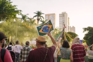 Principais Notícias e Manchetes do Dia no Brasil e no Mundo