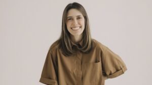 Gabriela Maganete lança o EP “Nuvem no Deserto” e apresenta o clipe da canção “Vem o Vento Forte”