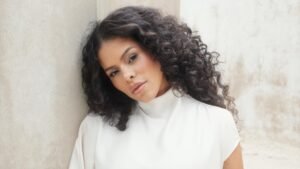 Rayza transforma ataque de hater em música e lança a impactante “Natureza de Adão”