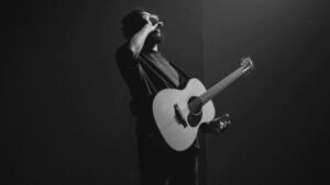 Eliezer de Tarsis lança “É Cristo” pela Flame Music destacando Jesus como centro de tudo