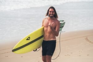 Gabila lança o single “Me Chama” e marca nova fase com sua primeira música em português