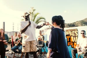 Pagode Restaura aposta na pegada romântica no single “Abaixo de Deus (Eu e Você)”