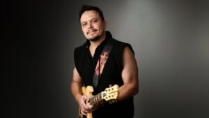 Você precisa ouvir isso: Dadai lança “O Amor Abre o Mar” e toca quem está à beira de desistir