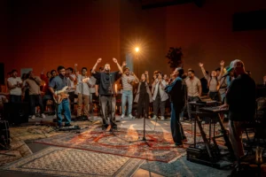 Gabriela Gomes apresenta seu novo single, “Obra-prima”, que conta com a participação de André Aquino.