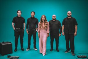 Gabriela Rocha lança “Ecoar 3”, com releituras de Aline Barros, Cassiane e Diante do Trono