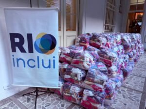 Conferência de Mulheres Evangélicas entrega mais de 7 toneladas de alimentos não perecíveis em parceria com a RIOinclui