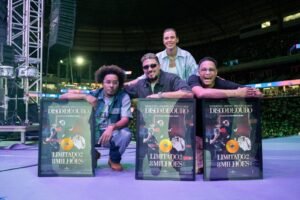Nesk Only, 2metro e Brunno Ramos são surpreendidos com o Disco de Ouro pela música “Limitado 2”  no palco do Ore Comigo festival