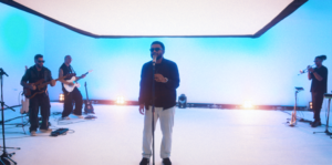 Eli Soares apresenta o álbum “Inteligência Natural” e o clipe de “Os Anjos Te Louvam”