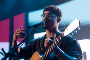 Igor Roque lança o álbum “Acoustic Live Session” e o clipe de “Não Quero Ser o Mesmo”, que traz a participação de José Wellington.