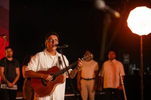 José Wellington lança o álbum “Vem Marcar (Ao Vivo)” e o videoclipe de “A Ti Seja a Glória”