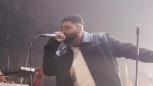 Silas Magalhães aposta no R&B na canção “Tudo Posso”, que integra o DVD comemorativo de 15 anos de carreira